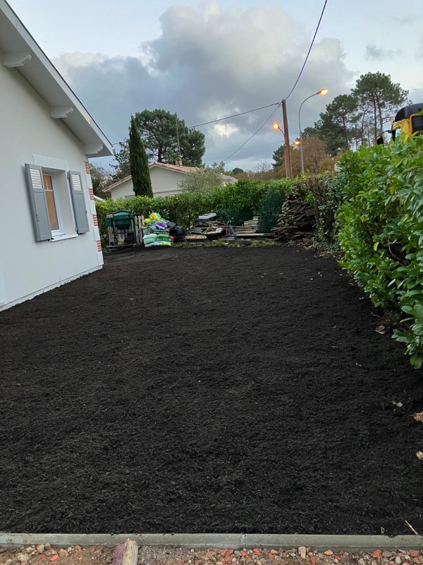 Mise en place de terre végétale