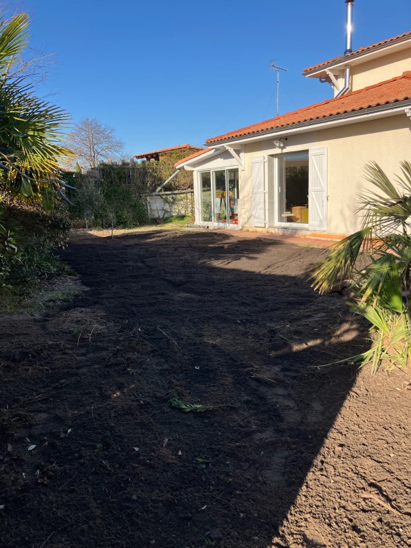 Enlevement d'une piscine , terrassement et pluviales