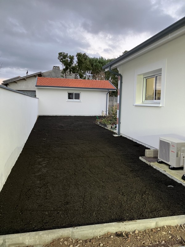 Mise en place de terre végétale