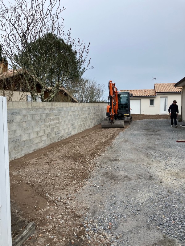Allée calcaire chez un particulier à Lanton sur le Bassin d'Arcachon