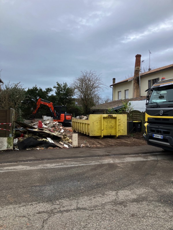 Démolition d’une maison d’habitation  sur le Bassin Nord à Andernos les Bains