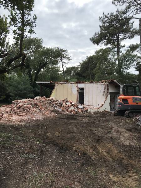 démolition d'une maison au Cap Ferret