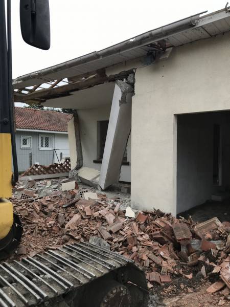 Démolition d'une maison à Lanton